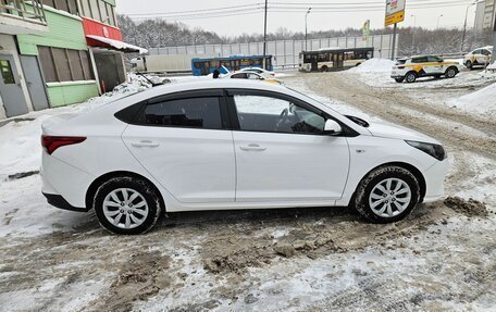 Hyundai Solaris II рестайлинг, 2022 год, 1 750 000 рублей, 4 фотография