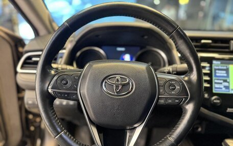 Toyota Camry, 2018 год, 2 159 000 рублей, 10 фотография