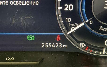 Volkswagen Tiguan II, 2017 год, 2 099 000 рублей, 21 фотография