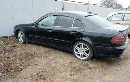 Mercedes-Benz E-Класс, 2003 год, 600 000 рублей, 2 фотография