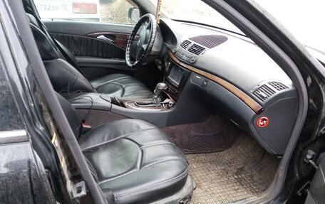 Mercedes-Benz E-Класс, 2003 год, 600 000 рублей, 3 фотография