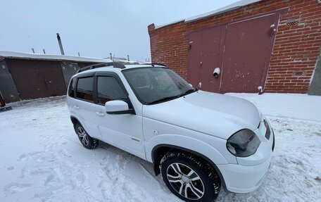 Chevrolet Niva I рестайлинг, 2017 год, 880 000 рублей, 9 фотография