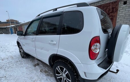 Chevrolet Niva I рестайлинг, 2017 год, 880 000 рублей, 5 фотография