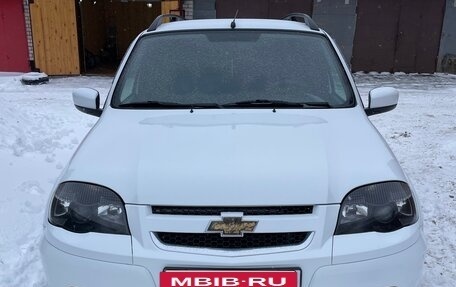 Chevrolet Niva I рестайлинг, 2017 год, 880 000 рублей, 2 фотография