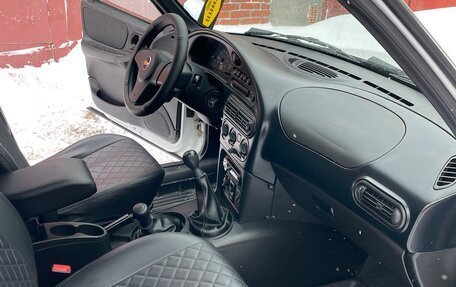 Chevrolet Niva I рестайлинг, 2017 год, 880 000 рублей, 11 фотография