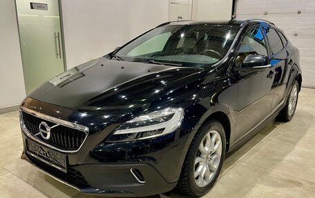 Volvo V40 Cross Country I, 2018 год, 2 199 000 рублей, 3 фотография