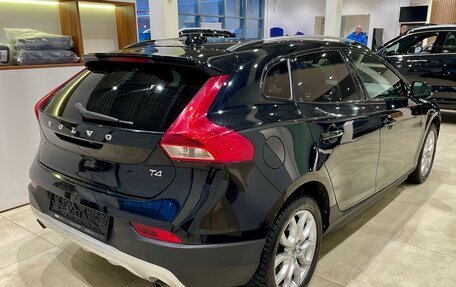 Volvo V40 Cross Country I, 2018 год, 2 199 000 рублей, 6 фотография