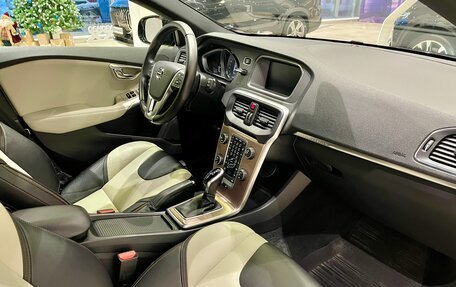 Volvo V40 Cross Country I, 2018 год, 2 199 000 рублей, 11 фотография