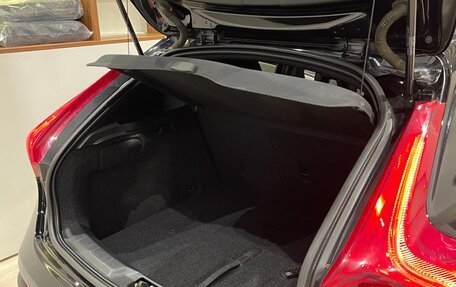 Volvo V40 Cross Country I, 2018 год, 2 199 000 рублей, 26 фотография