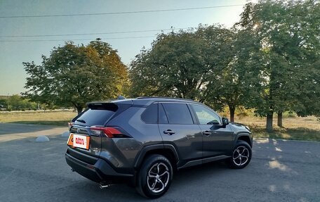 Toyota RAV4, 2019 год, 3 200 000 рублей, 4 фотография