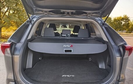 Toyota RAV4, 2019 год, 3 200 000 рублей, 8 фотография