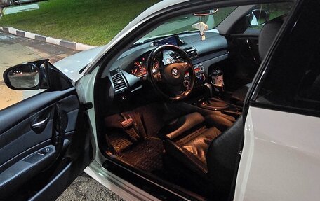 BMW 1 серия, 2011 год, 1 100 000 рублей, 23 фотография