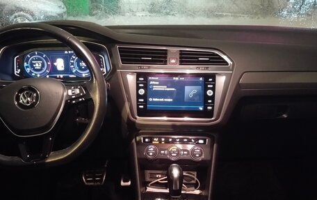 Volkswagen Tiguan II, 2020 год, 2 620 000 рублей, 8 фотография