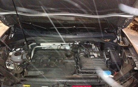 Volkswagen Tiguan II, 2020 год, 2 620 000 рублей, 5 фотография