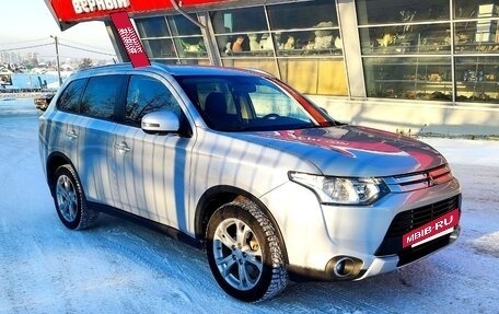 Mitsubishi Outlander III рестайлинг 3, 2014 год, 1 280 000 рублей, 3 фотография