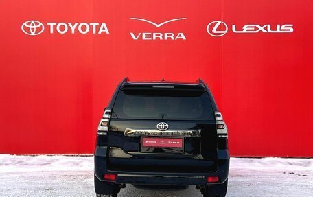 Toyota Land Cruiser Prado 150 рестайлинг 2, 2021 год, 6 950 000 рублей, 7 фотография