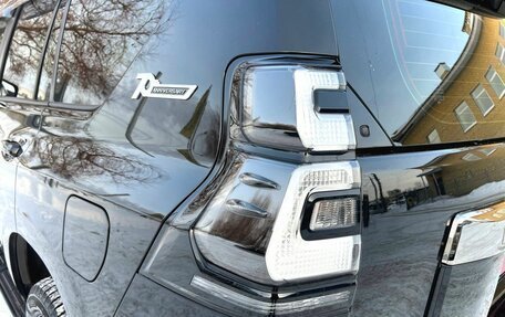 Toyota Land Cruiser Prado 150 рестайлинг 2, 2021 год, 6 950 000 рублей, 10 фотография