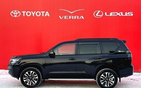 Toyota Land Cruiser Prado 150 рестайлинг 2, 2021 год, 6 950 000 рублей, 5 фотография