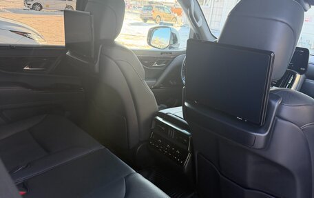 Lexus LX, 2023 год, 20 000 000 рублей, 3 фотография