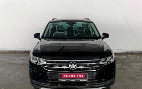 Volkswagen Tiguan II, 2021 год, 3 390 000 рублей, 2 фотография