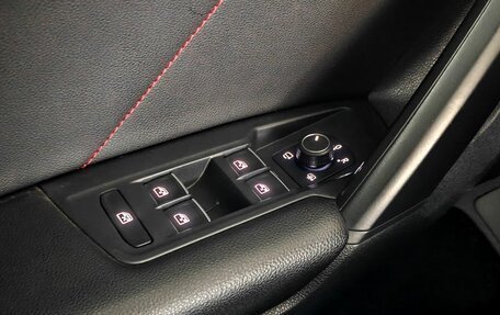 Volkswagen Tiguan II, 2021 год, 3 390 000 рублей, 18 фотография