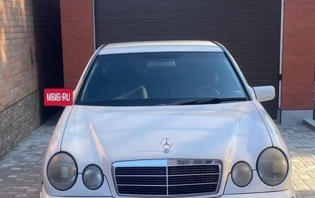 Mercedes-Benz E-Класс, 1998 год, 345 000 рублей, 2 фотография