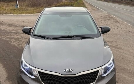KIA Rio III рестайлинг, 2015 год, 860 000 рублей, 2 фотография