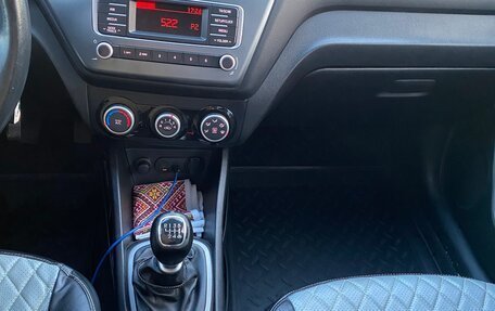 KIA Rio III рестайлинг, 2015 год, 860 000 рублей, 13 фотография