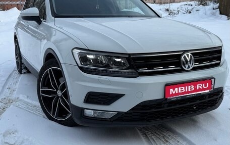 Volkswagen Tiguan II, 2017 год, 2 300 000 рублей, 2 фотография