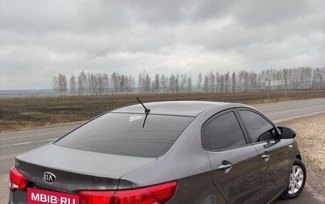 KIA Rio III рестайлинг, 2015 год, 860 000 рублей, 7 фотография