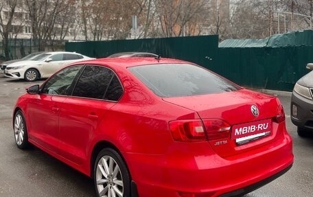 Volkswagen Jetta VI, 2011 год, 650 000 рублей, 2 фотография