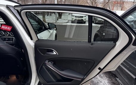 Mercedes-Benz GLA, 2018 год, 3 750 000 рублей, 15 фотография