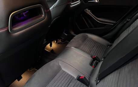 Mercedes-Benz GLA, 2018 год, 3 750 000 рублей, 29 фотография