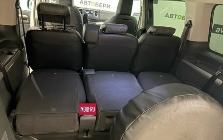 Opel Zafira Life I, 2022 год, 3 500 000 рублей, 16 фотография