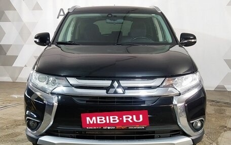 Mitsubishi Outlander III рестайлинг 3, 2015 год, 1 699 000 рублей, 2 фотография
