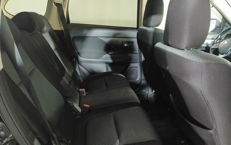 Mitsubishi Outlander III рестайлинг 3, 2015 год, 1 699 000 рублей, 17 фотография