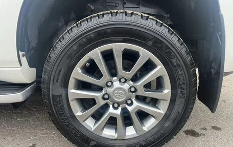 Toyota Land Cruiser Prado 150 рестайлинг 2, 2018 год, 5 100 000 рублей, 5 фотография