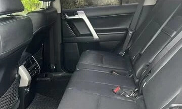 Toyota Land Cruiser Prado 150 рестайлинг 2, 2018 год, 5 100 000 рублей, 7 фотография