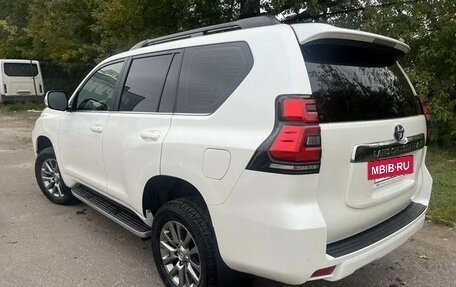 Toyota Land Cruiser Prado 150 рестайлинг 2, 2018 год, 5 100 000 рублей, 4 фотография
