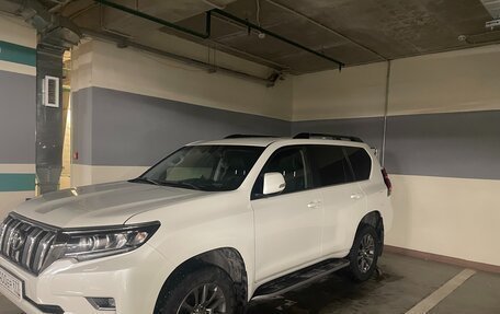 Toyota Land Cruiser Prado 150 рестайлинг 2, 2018 год, 5 100 000 рублей, 9 фотография