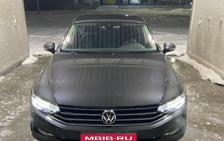 Volkswagen Passat B8 рестайлинг, 2021 год, 2 550 000 рублей, 1 фотография