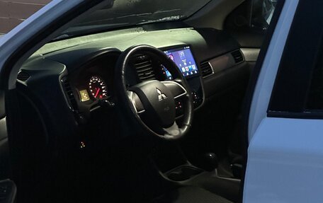 Mitsubishi Outlander III рестайлинг 3, 2012 год, 1 065 000 рублей, 11 фотография