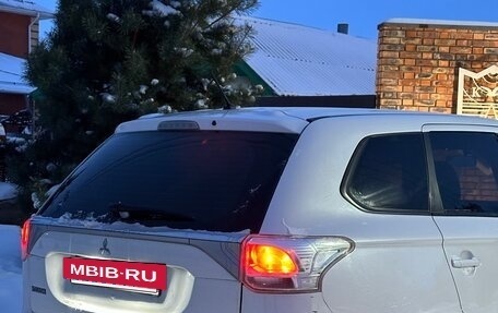 Mitsubishi Outlander III рестайлинг 3, 2012 год, 1 065 000 рублей, 9 фотография