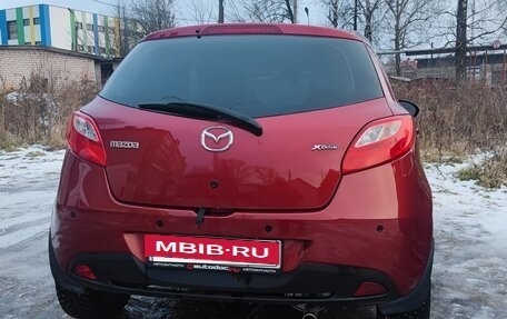 Mazda 2 III, 2013 год, 990 000 рублей, 2 фотография