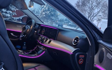 Mercedes-Benz E-Класс, 2018 год, 1 650 000 рублей, 13 фотография