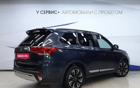Mitsubishi Outlander III рестайлинг 3, 2022 год, 2 680 000 рублей, 3 фотография
