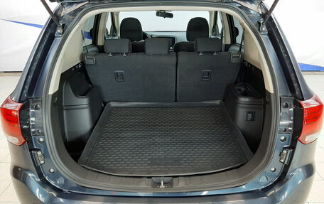 Mitsubishi Outlander III рестайлинг 3, 2022 год, 2 680 000 рублей, 5 фотография