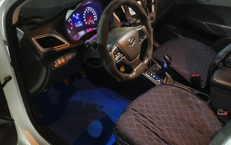 Hyundai Solaris II рестайлинг, 2021 год, 1 100 000 рублей, 6 фотография