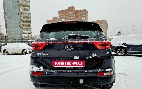 KIA Sportage IV рестайлинг, 2018 год, 2 350 000 рублей, 2 фотография