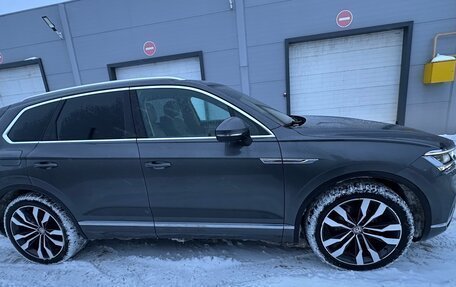 Volkswagen Touareg III, 2019 год, 5 350 000 рублей, 6 фотография